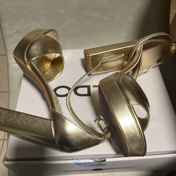 Woman’s heels size 8 by Aldo - Picture 3 of 8